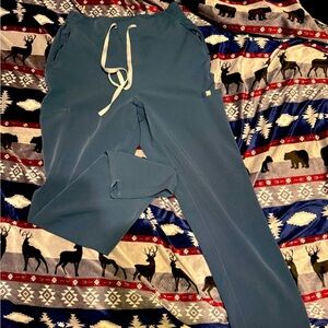 Figs Scrub bottoms. MED